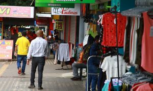 comercio aberto pode evitar aglomeracoes no dia das maes analisa fcdl go