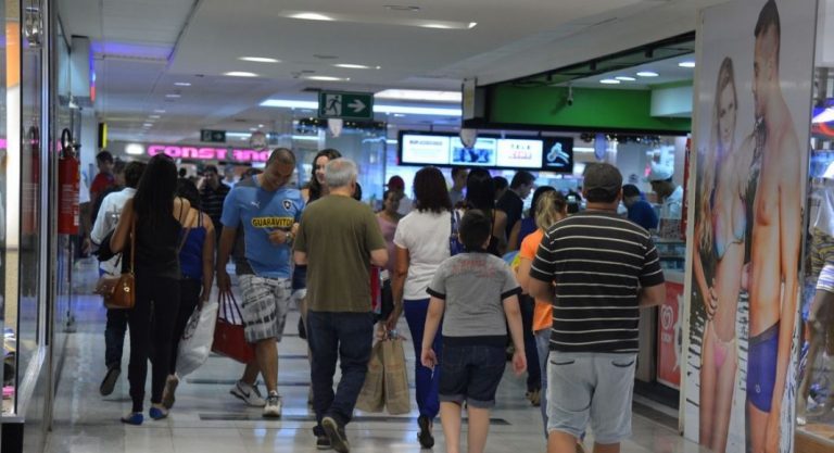 levantamento aponta melhorias no mercado de trabalho e retomada no consumo