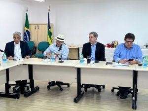 fcdl go leva demandas do movimento lojista a reuniao do forum empresarial