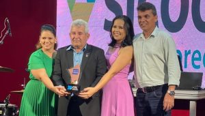 fcdl go parabeniza a cdl goianesia pela iniciativa do merito lojista 2023