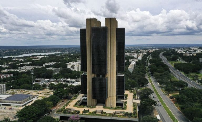 presidente da cndl defende o parcelado sem juros em reuniao com campos neto