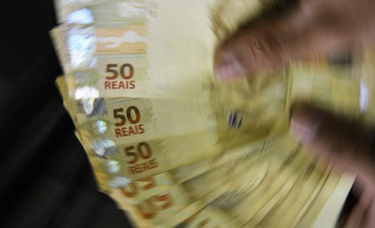 taxa media de juros tem reducao em setembro