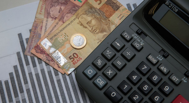 3 em cada 5 dividas atrasadas dos goianos sao devidas para bancos aponta fcdl go