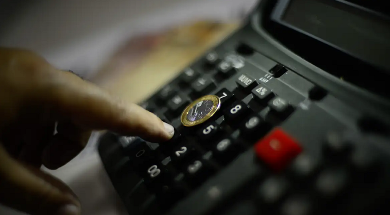 inadimplencia em goias 86 dos negativados em julho sao reincidentes