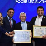 valdir ribeiro e condecorado por suas contribuicoes para o setor produtivo de aparecida