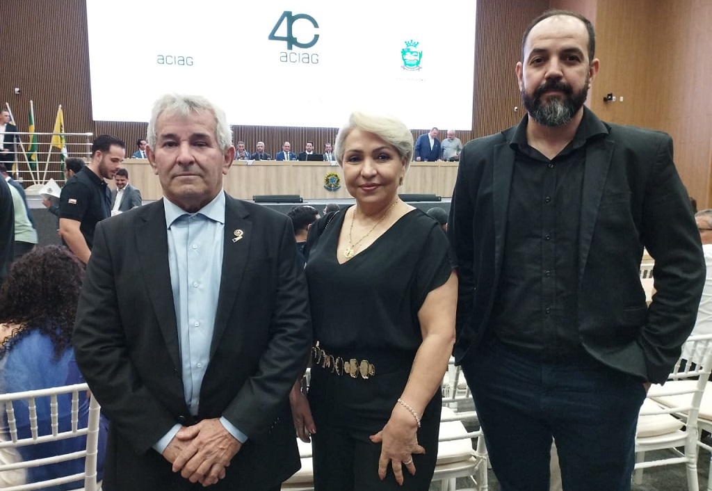 valdir ribeiro e condecorado por suas contribuicoes para o setor produtivo de aparecida foto1 valdir ribeiro e condecorado por suas contribuicoes para o setor produtivo de aparecida foto1