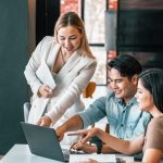 sete em cada dez brasileiros ja aceitam assistentes de ia na jornada de compra