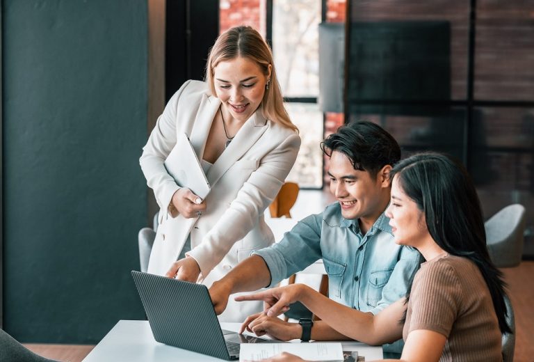 sete em cada dez brasileiros ja aceitam assistentes de ia na jornada de compra